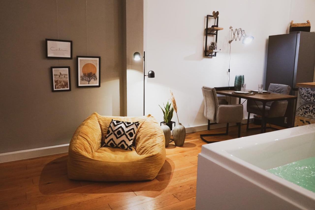 Stilvolles City-Loft Mit Privatem Whirlpool Trier Exterior foto